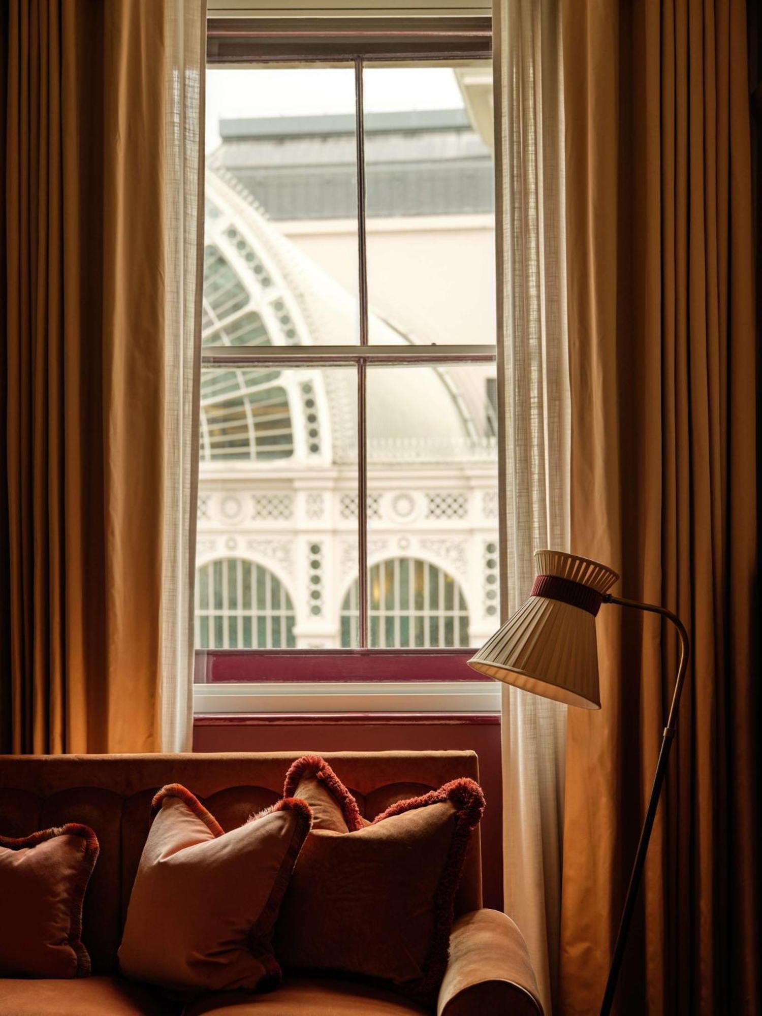 Nomad London Hotel Kültér fotó A room at the hotel